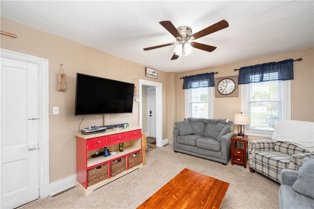 604 Winfield Road Cabot, PA 16023 - Photo 9 of 31