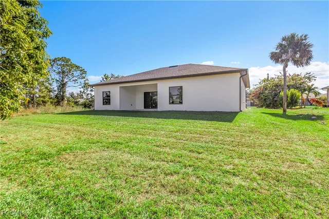 $2,200 | 2810 44th Street Southwest, Lehigh Acres, FL 33976
