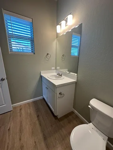 $2,200 | 6002 East Sussex Way, Fresno, CA 93727
