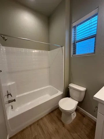 $2,200 | 6002 East Sussex Way, Fresno, CA 93727