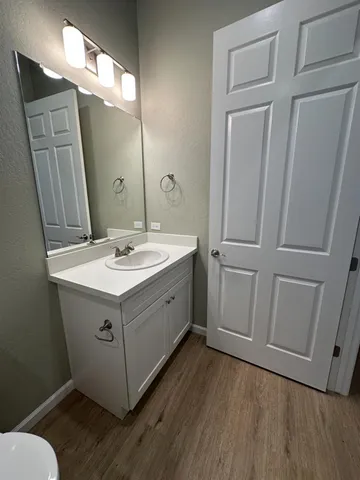 $2,200 | 6002 East Sussex Way, Fresno, CA 93727