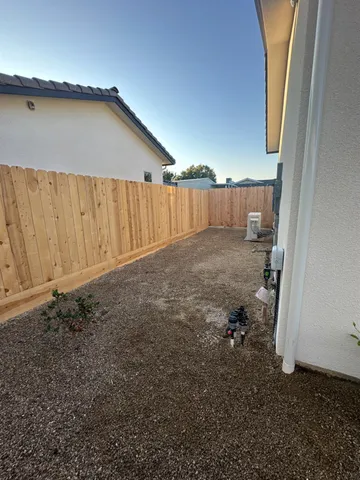 $2,200 | 6002 East Sussex Way, Fresno, CA 93727