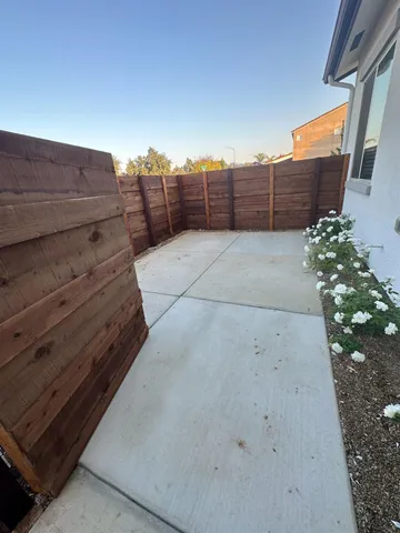 $2,200 | 6002 East Sussex Way, Fresno, CA 93727