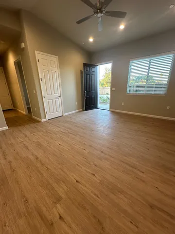 $2,200 | 6002 East Sussex Way, Fresno, CA 93727