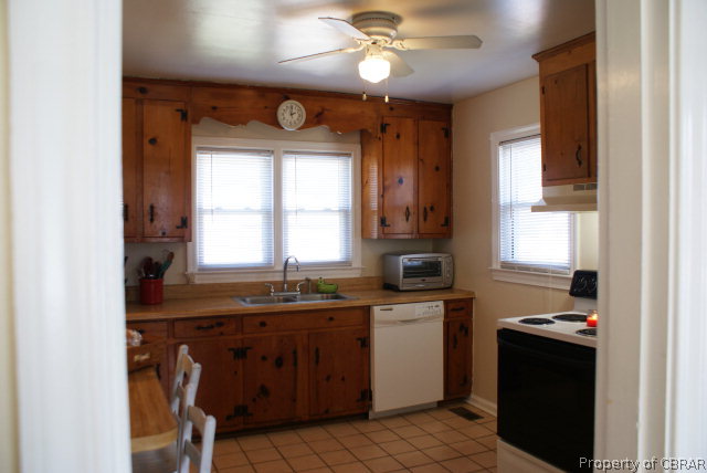 349 Fox Hill Road Hampton, VA 23669 - Photo 3 of 11 Gallery Image 3