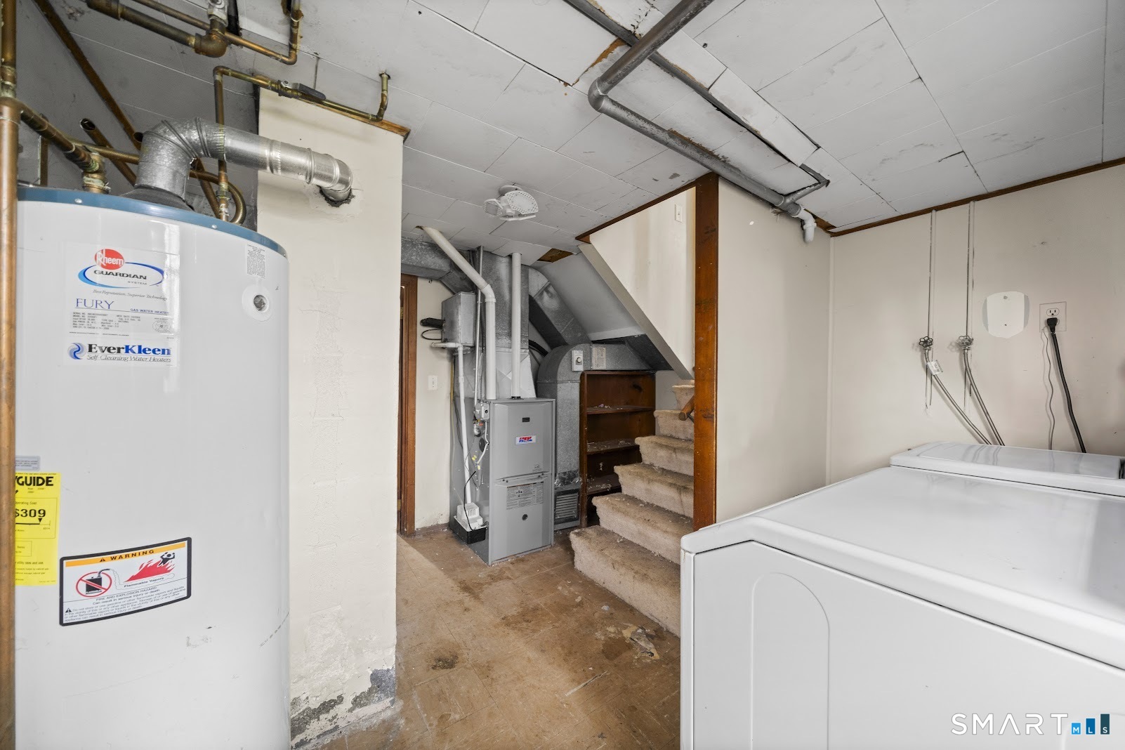 267 Bamford Avenue Waterbury, CT 06708 - Photo 13 of 32