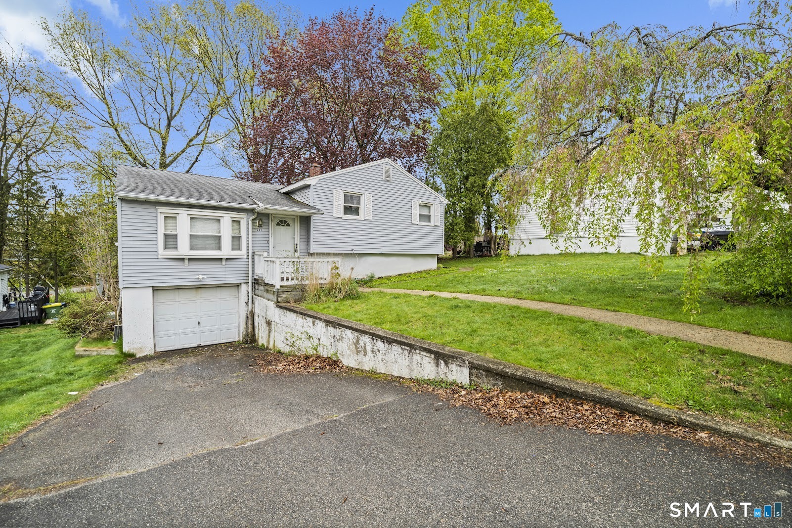 267 Bamford Avenue Waterbury, CT 06708 - Photo 2 of 32