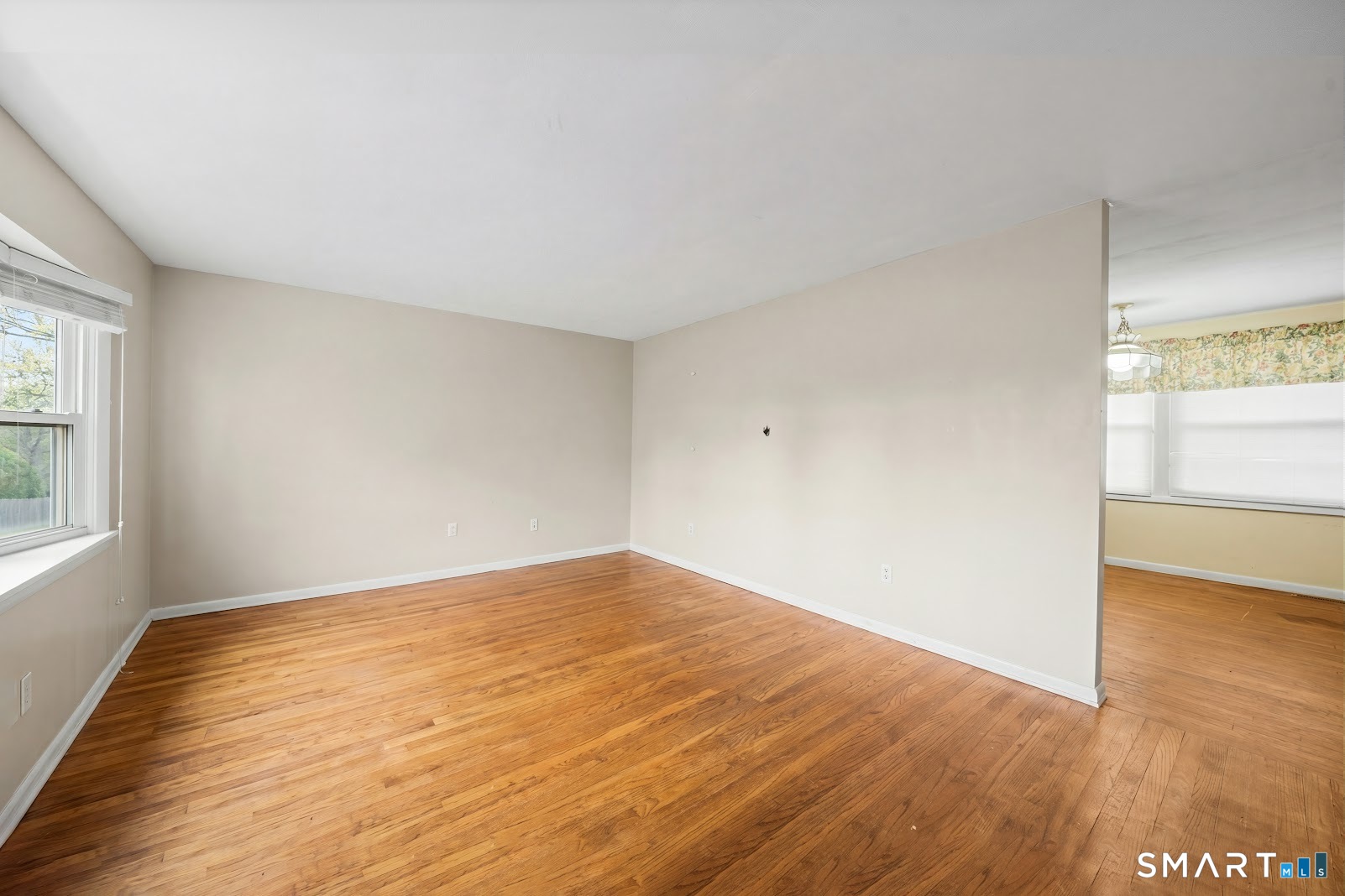 267 Bamford Avenue Waterbury, CT 06708 - Photo 5 of 32