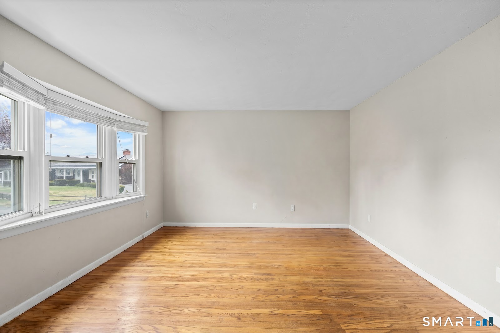 267 Bamford Avenue Waterbury, CT 06708 - Photo 6 of 32
