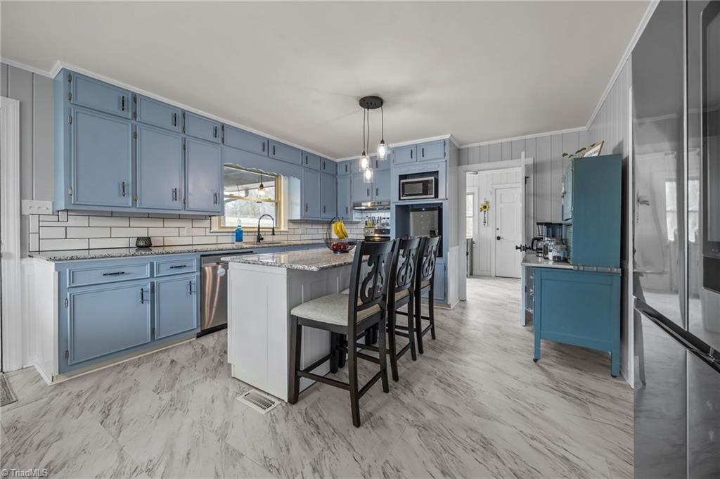 5709 Old Rural Hall Road Winston-Salem, NC 27105 - Photo 3 of 47