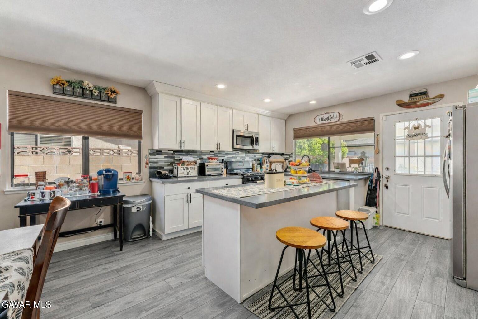 44804 Lorimer Avenue Lancaster, CA 93534 - Photo 4 of 9 Lorimer 3