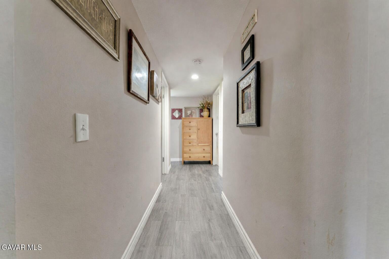 44804 Lorimer Avenue Lancaster, CA 93534 - Photo 5 of 9 Lorimer hallway