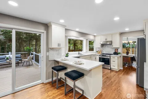 $1,369,000 | 904 187th Place Southwest, Lynnwood, WA 98036