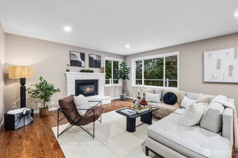 $1,369,000 | 904 187th Place Southwest, Lynnwood, WA 98036