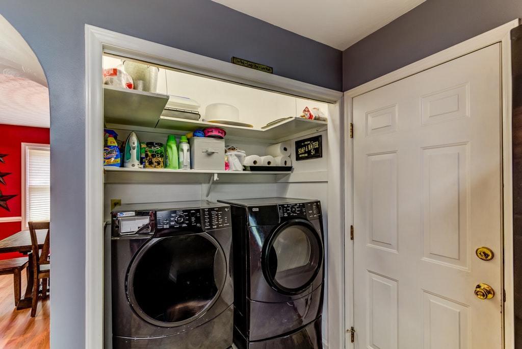 121 Oak Ridge Court Blue Ridge, VA 24064 - Photo 20 of 63 a utility room with dryer and washer