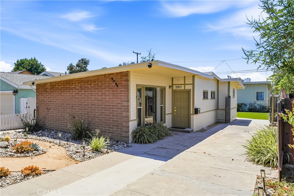 2157 Gale Avenue Long Beach, CA 90810 - Photo 1 of 25
