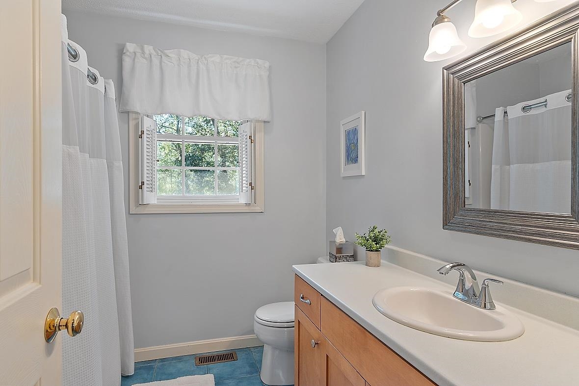 16 Rhodora Drive Amherst, NH 03031 - Photo 24 of 39