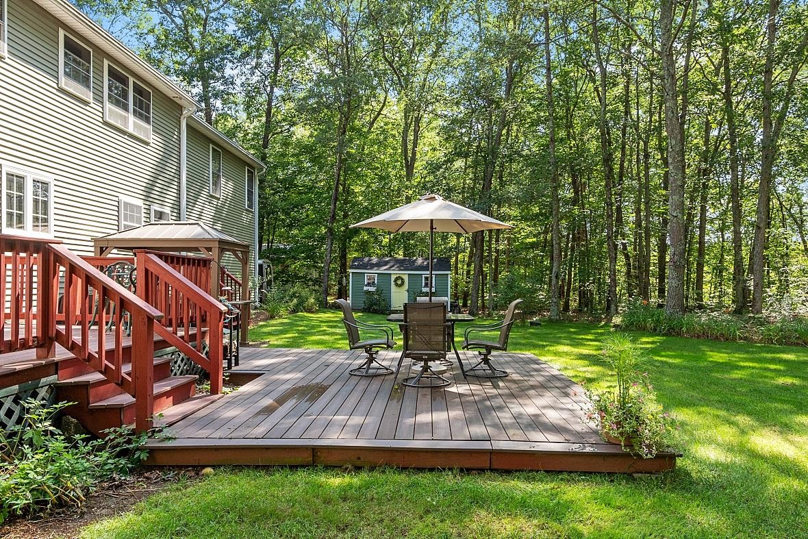 16 Rhodora Drive Amherst, NH 03031 - Photo 34 of 39