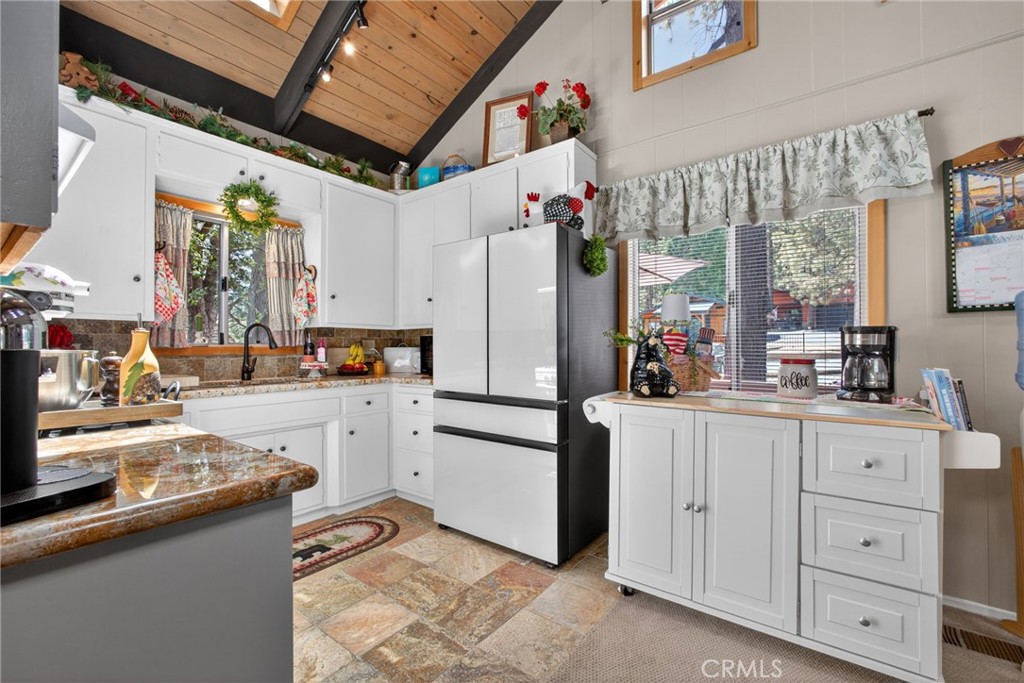 1488 Linnet Road Wrightwood, CA 92397 - Photo 15 of 74