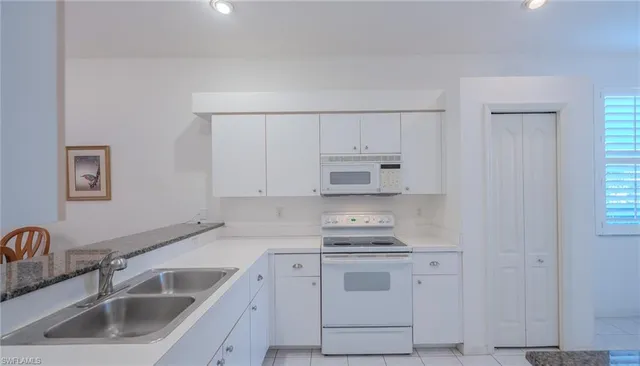 $329,900 | 20625 Candlewood Hollow, Estero, FL 33928