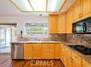 20400 Romar Street Chatsworth, CA 91311 - Photo 6 of 34