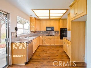 20400 Romar Street Chatsworth, CA 91311 - Photo 9 of 34