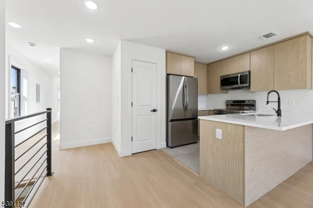 $2,900 | 27-29 Robert Street, Paterson, NJ 07503