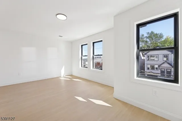 $2,900 | 27-29 Robert Street, Paterson, NJ 07503