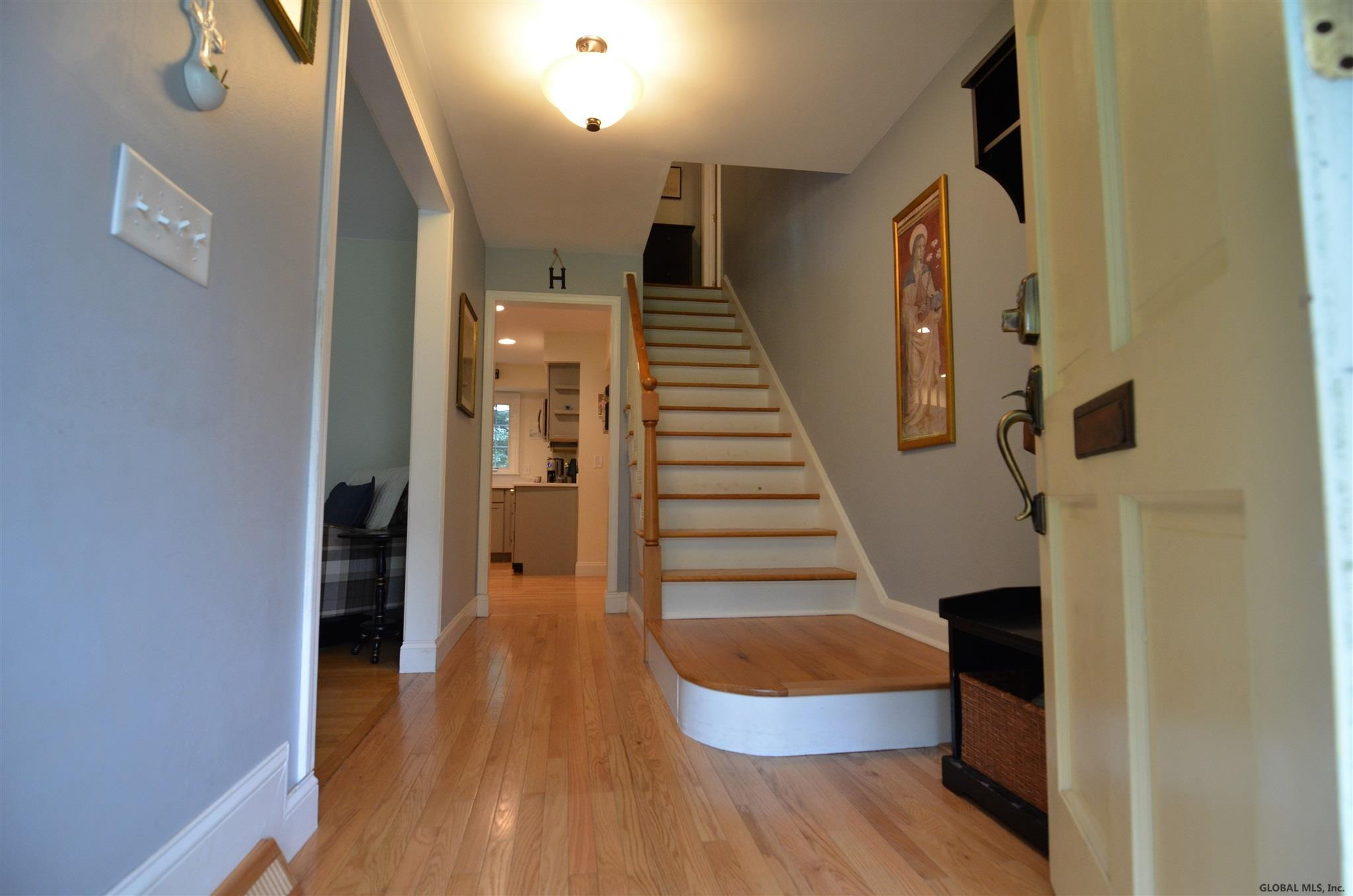 7 Oak Road Bethlehem, NY 12054 - Photo 4 of 37 Photo 4