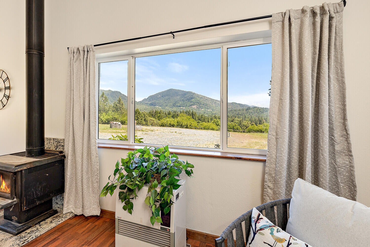 5916 Tunnel Loop Road Grants Pass, OR 97526 - Photo 11 of 65 24_Apex_TL_24_mls
