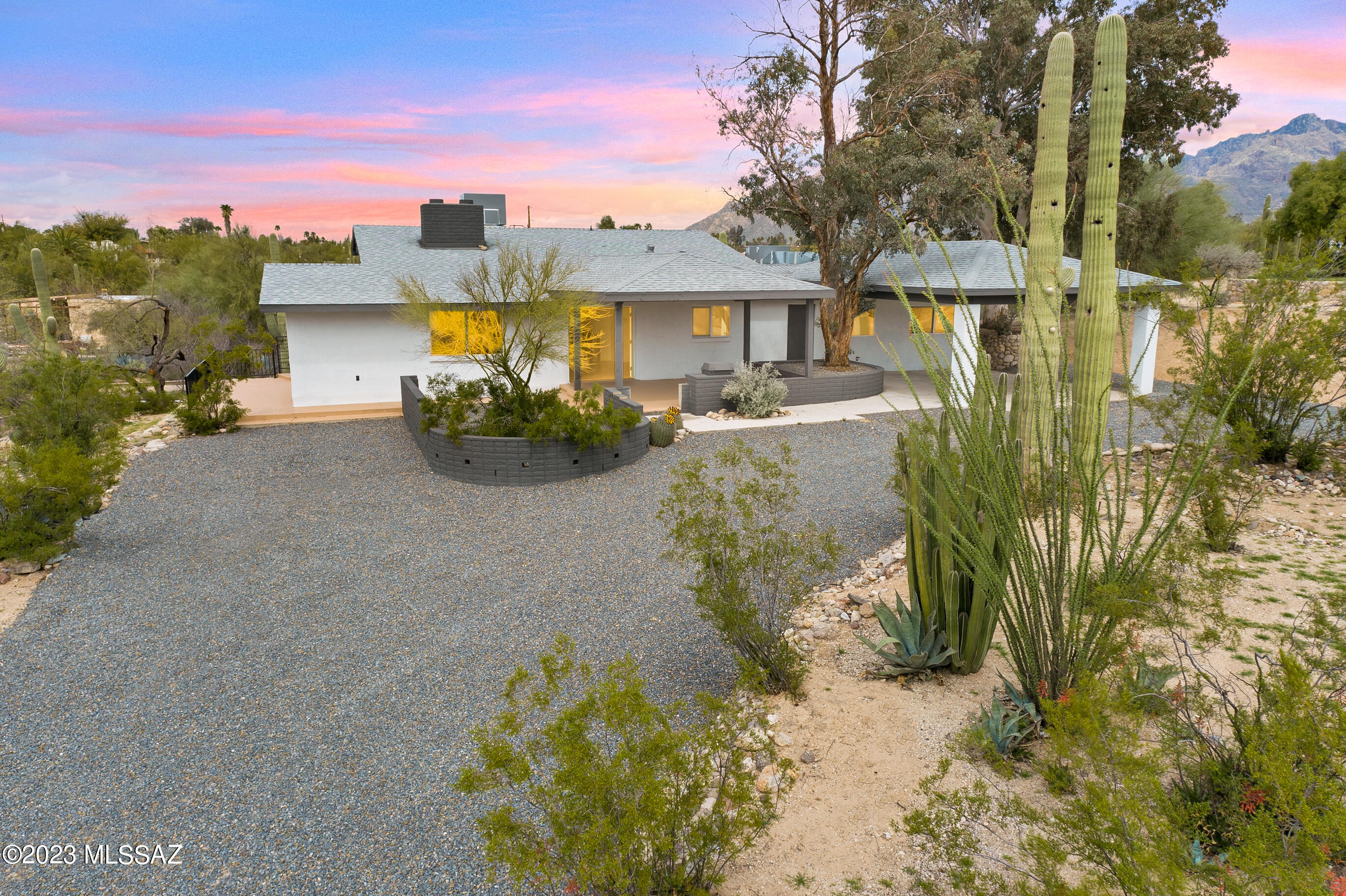 780 West Las Lomitas Road Tucson, AZ 85704 - Photo 2 of 36 Gallery Image 2