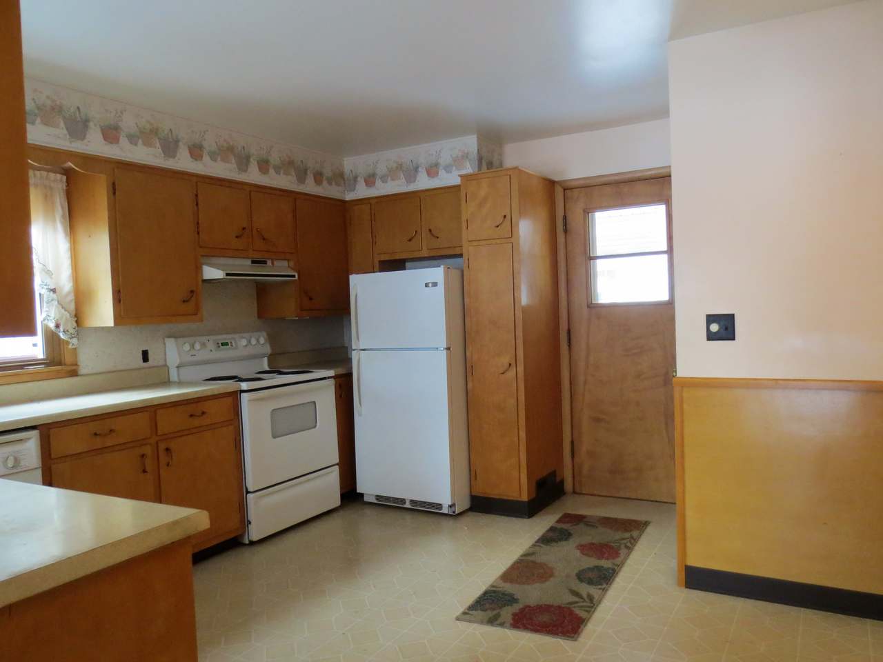 5211 Hixon Lake Road Rhinelander, WI 54501 - Photo 3 of 24 Gallery Image 3