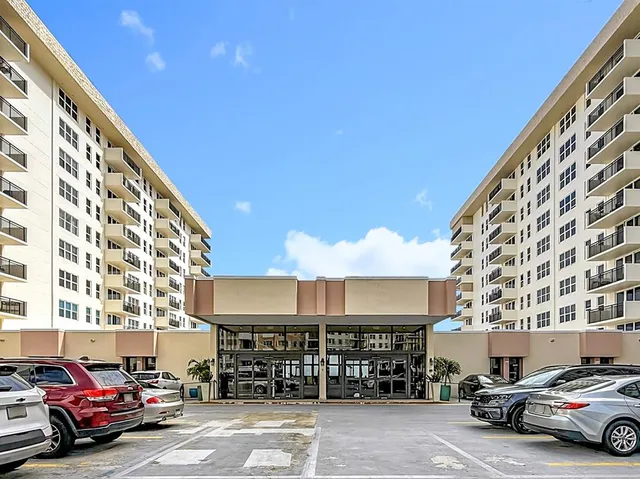 $282,500 | 1147 Hillsboro Mile, Unit 506, Hillsboro Beach, FL 33062