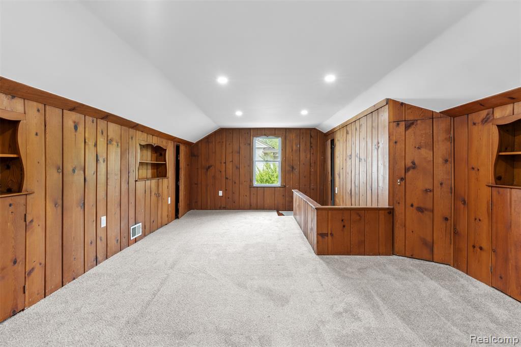 1388 Vernier Road Grosse Pointe, MI 48236 - Photo 17 of 25