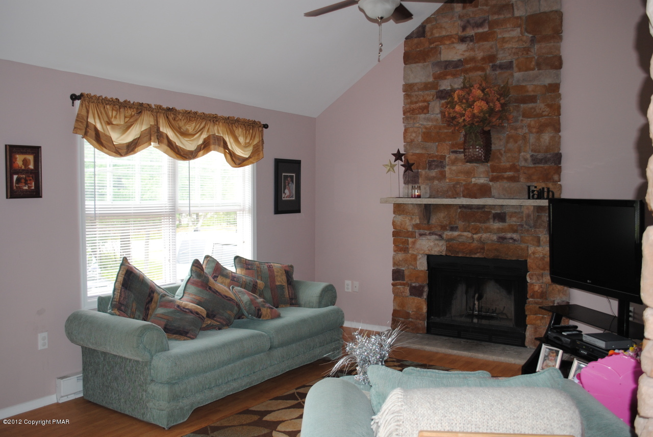 1646-5364) Clover Road Long Pond, PA 18334 - Photo 6 of 15 6