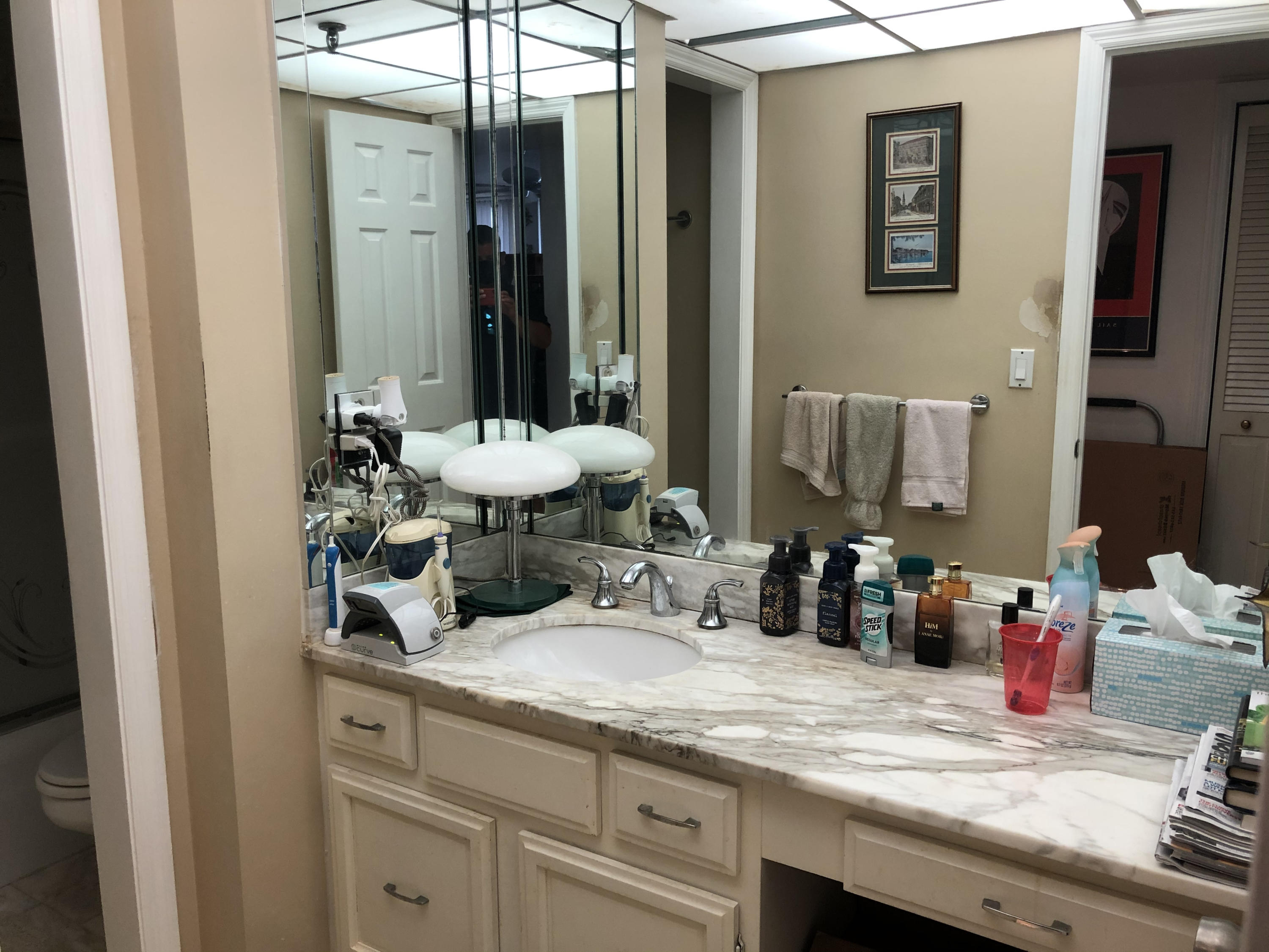 899 Jeffery Street, Unit 408 Boca Raton, FL 33487 - Photo 7 of 19 Guest Bath 1