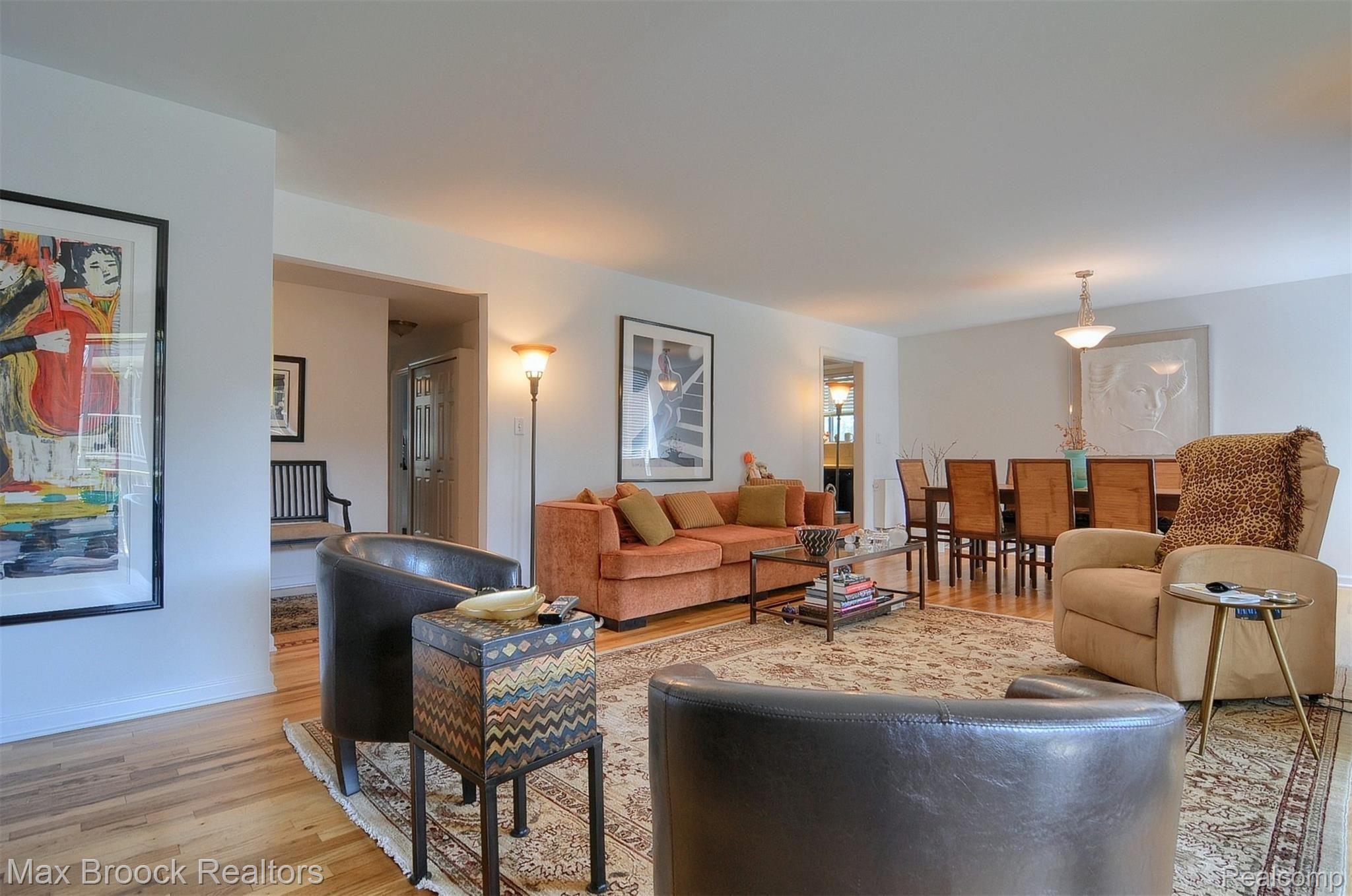 4043 West Maple Road, Unit 104 Bloomfield Hills, MI 48301 - Photo 6 of 26 6-Living Room 2nd View.jpg