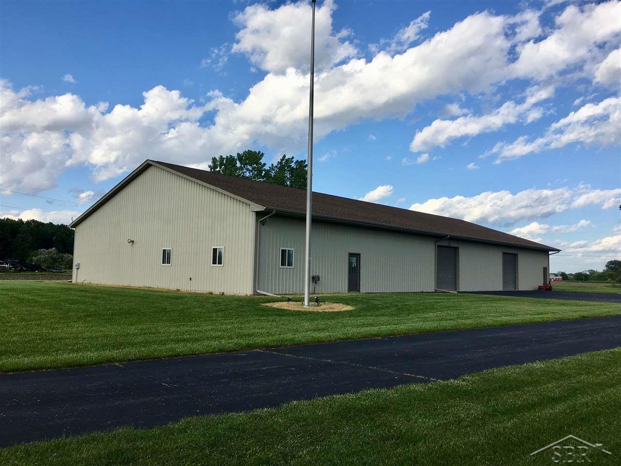 2030 North Graham Road Freeland, MI 48623 - Photo 38 of 47 31367971-37.JPG
