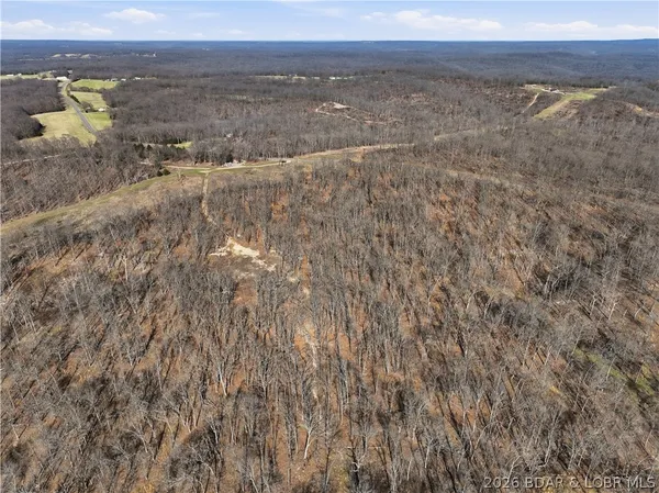 $285,000 | 27090 T Highway, Stover, MO 65078