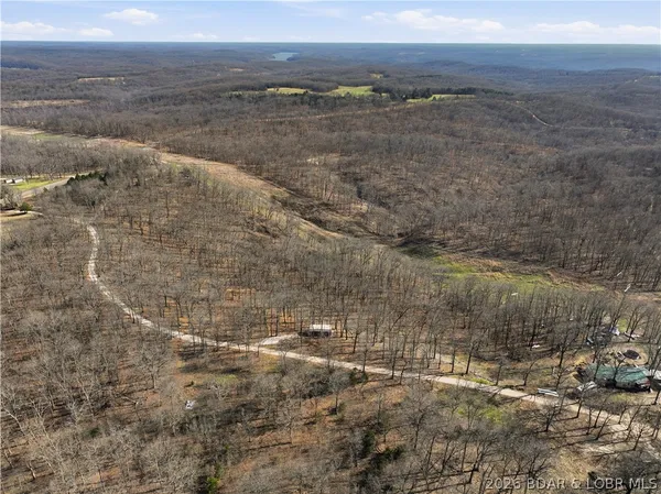 $285,000 | 27090 T Highway, Stover, MO 65078