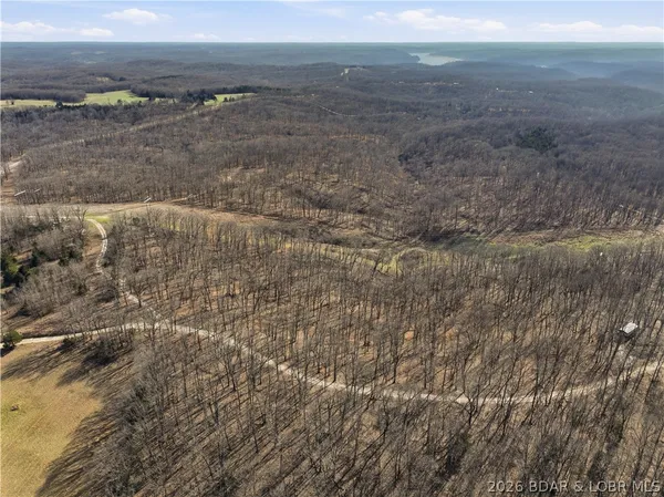 $285,000 | 27090 T Highway, Stover, MO 65078