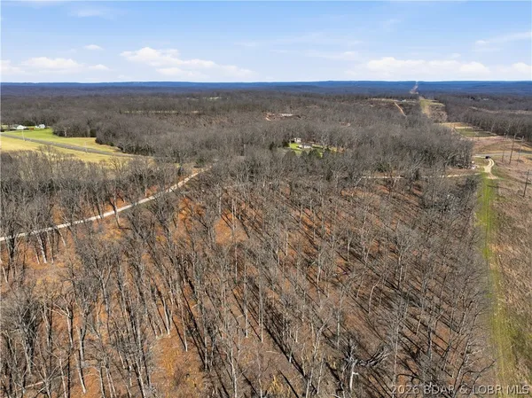 $285,000 | 27090 T Highway, Stover, MO 65078
