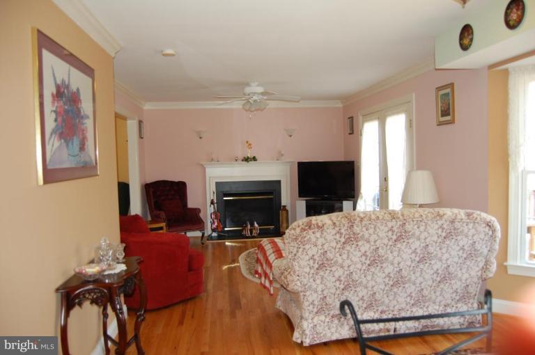 12320 Old Stillhouse Road Boston, VA 22713 - Photo 3 of 14 Family Room