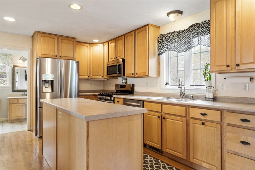 3 Cold Spring Lane Hudson, MA 01749 - Photo 7 of 42 Gallery Image 7