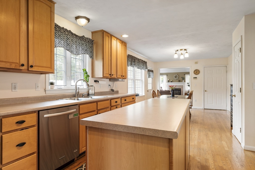 3 Cold Spring Lane Hudson, MA 01749 - Photo 9 of 42 Gallery Image 9