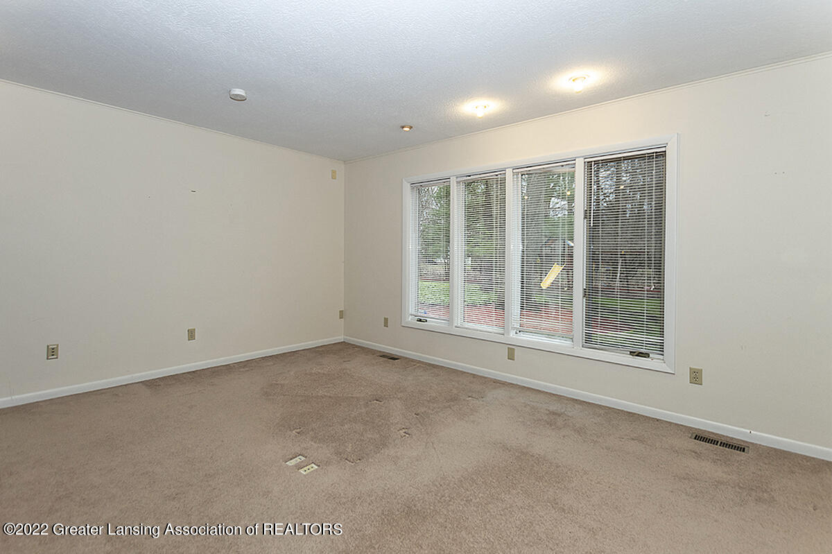 2514 Dustin Road Okemos, MI 48864 - Photo 19 of 43 17