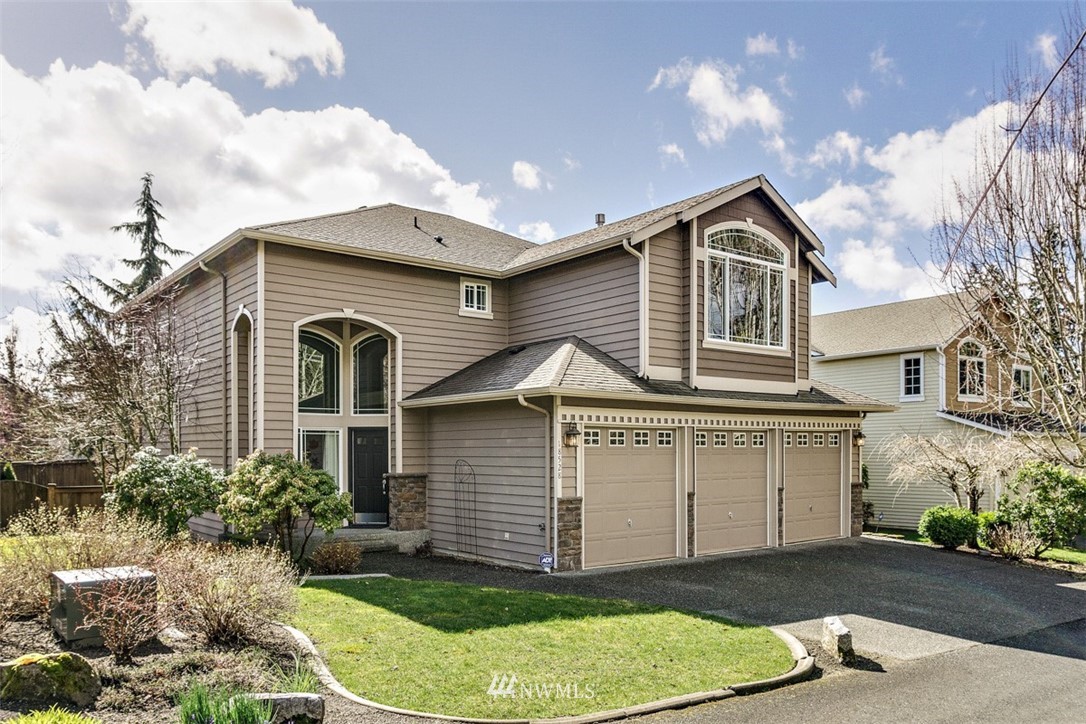 18528 33rd Avenue Southeast Bothell, WA 98012 - Photo 2 of 25