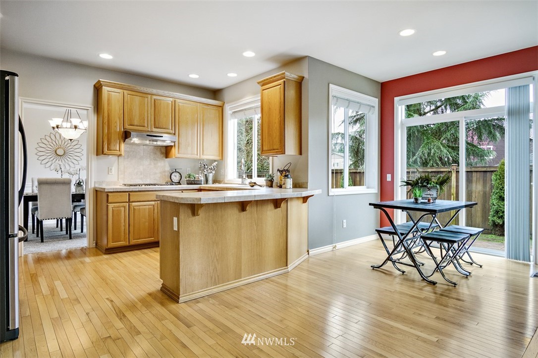 18528 33rd Avenue Southeast Bothell, WA 98012 - Photo 11 of 25