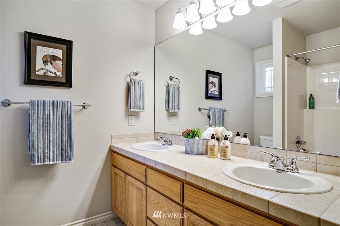 18528 33rd Avenue Southeast Bothell, WA 98012 - Photo 22 of 25