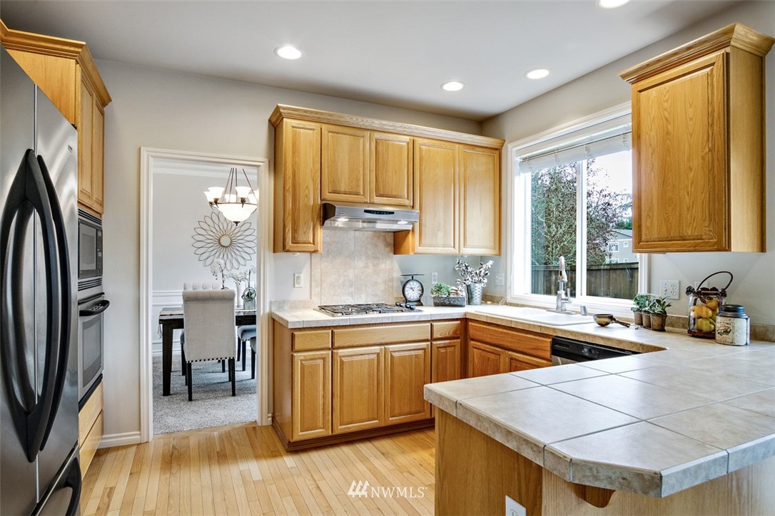 18528 33rd Avenue Southeast Bothell, WA 98012 - Photo 8 of 25